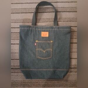 NWOT LARGE LEVIS TOTE BAG THICK DARK DENIM 1 INTERIOR POCKET